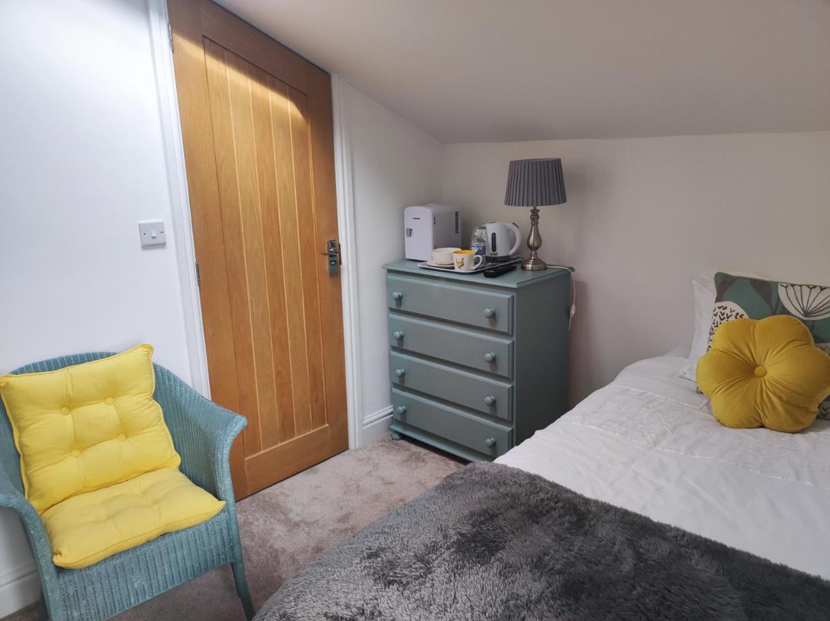セント・オーステル Pleasant Streams Barn Bed & Breakfast エクステリア 写真